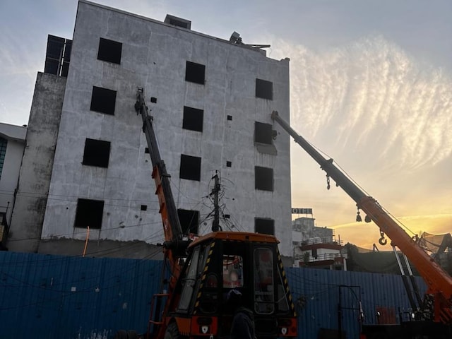 जयपुर में निर्माणाधीन होटल झुका! अवैध निर्माण की वजह से आई बड़ी दरारें