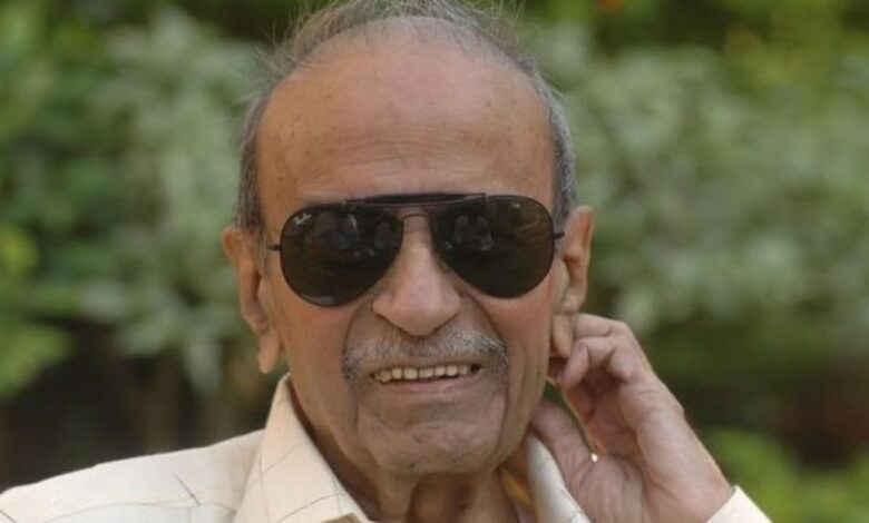 दुनिया को उल्टे चश्मे से देखने वाला वो शख्स, जिसकी कलम से निकला कालजयी टीवी शो, हंसी से भर दी दर्शकों की जिंदगी