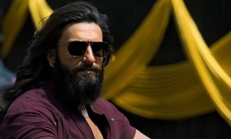 'धुरंधर' ने बॉक्स ऑफिस पर मारी दहाड़, चकनाचूर किया 'सैयारा' का रिकॉर्ड, बनी रणवीर सिंह की सबसे बड़ी ओपनर