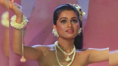 पद्मिनी कोल्हापुरे का सुपरहिट गाना, रो-रोकर गुहार लगाती रही परम सुंदरी, दूर खड़े टुकुर टुकुर देख रहे थे संजय दत्त