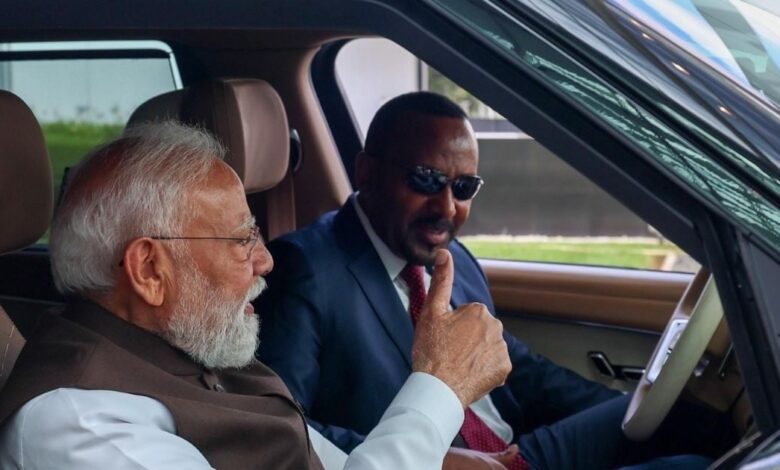 पीएम के इथियोपिया दौरे में छाया रहा 'वंदे मातरम', गाड़ी चलाकर प्लेन तक छोड़ने आए प्रधानमंत्री