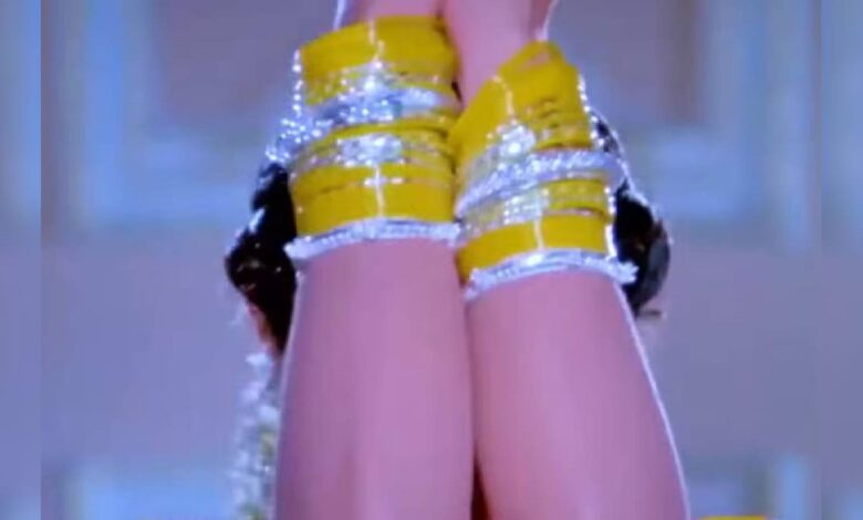 बारिश में नागिन सी लहराई हसीना, आशिक को रिझाने की करती रही कोशिश, गाने में लगाए ऐसे ठुमके मचा दिया तहलका