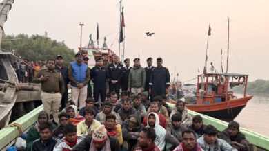 भारतीय EEZ में अवैध मछली पकड़ते दो बांग्लादेशी नौकाओं पर तटरक्षक बल की कार्रवाई