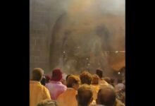 महाराष्ट्र निकाय चुनाव में जीत के बाद हादसा, गुलाल उड़ाते समय लगा आग का झोंका