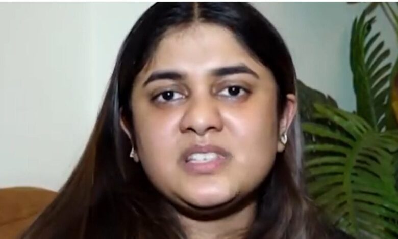 मेरे पिता ने भाजपा में होने का खामियाजा भुगता, कुलदीप सेंगर की बेटी का दावा, पीड़िता सिर्फ कहानियां बना रही