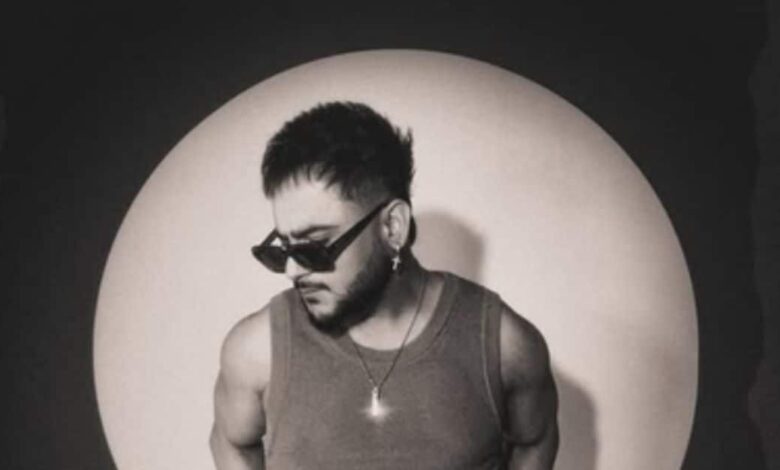 वो मॉडल, जो गायकी में हुआ हिट, हर सुर में भर देता है नई जान, कहलाए पियानो के जादूगर