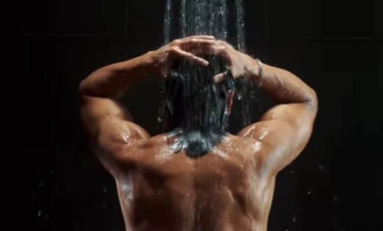 हर किरदार में जान फूंक देता है ये हीरो, इन 7 फिल्मों ने की अंधाधुंध कमाई, 1 मूवी ने छापे 550 करोड़ से ज्यादा