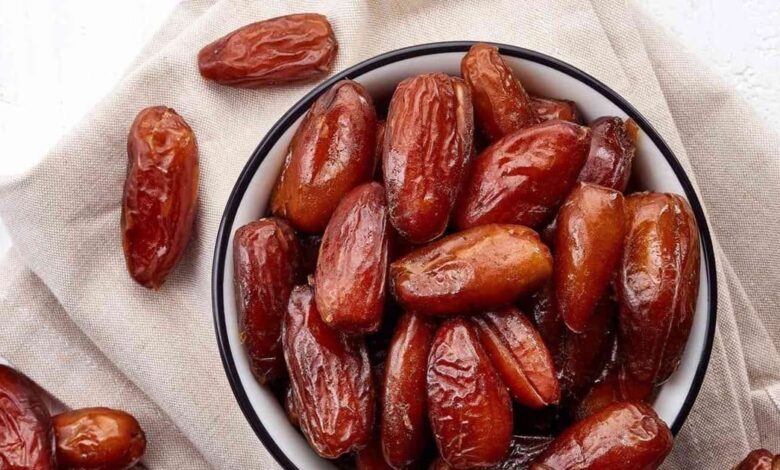 Benefits of eating dates : सर्दियों में हर रात खाएं 3 खजूर, एक्सपर्ट्स ने बताए हैं इसके 5 कमाल के फायदे!
