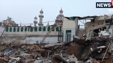 Faiz-e-Ilahi Mosque Demolition Drive LIVE | Turkman Gate Demolition Drive | तुर्कमान गेट के आसपास कर्फ्यू जैसा माहौल, पत्‍थरबाजों की आएगी शामत, MCD-पुलिस ने शुरू किया खास काम | Faiz-e-Ilahi Mosque Anti Encroachment Demolition Drive LIVE mcd bulldozer action violent protest delhi high court turkman gate