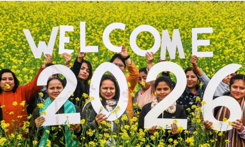 Happy New Year 2026 Wishes LIVE | 1st January 2025 News: हैप्पी न्यू ईयर...काशी से उज्जैन तक नए साल का जश्न, सुबह से मंदिरों में भक्तों की भीड़