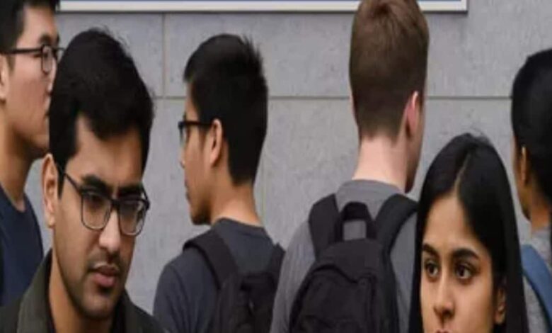 US Embassy Indian Students: भारतीय छात्रों को अमेरिका की खुली धमकी, कानून तोड़ा तो खानी पड़ेगी जेल की हवा, तुरंत कर देंगे डिपोर्ट