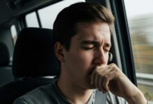 Vomit feeling While Traveling know reason and treatment। ट्रैवल करते समय आती है उल्टी? आपको है ये बीमारी, जान लें इससे राहत पाने के घरेलू उपाय