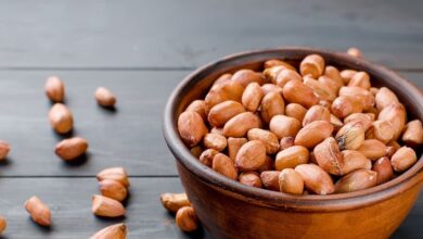 Who Should Avoid Peanuts Know hidden health Risks | किन लोगों को नहीं खानी चाहिए मूंगफली