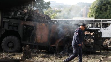 अमेरिकी हमले की तबाही, सड़कें हुई खाली, किराना दुकानों पर लोगों की भीड़, तस्वीरों में देखें वेनेजुएला का हाल
