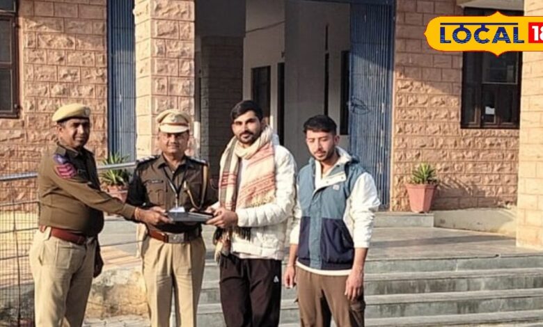 ईमानदारी की मिसाल! टैक्सी चालक ने लौटाया कीमती सामान, पुलिस की तत्परता से मालिक तक सुरक्षित पहुंचा