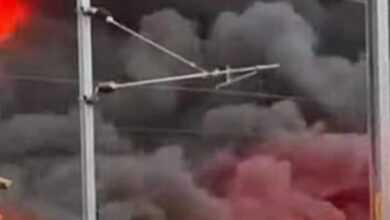 रेलवे स्‍टेशन पर सरेआम हुआ कुछ ऐसा, RPF-GRP के जवान ताकते रह गए, हो गया लाखों का नुकसान - Thrissur railway station parking area fire gutting 200 vehicles rpf grp on work Tamil Nadu news