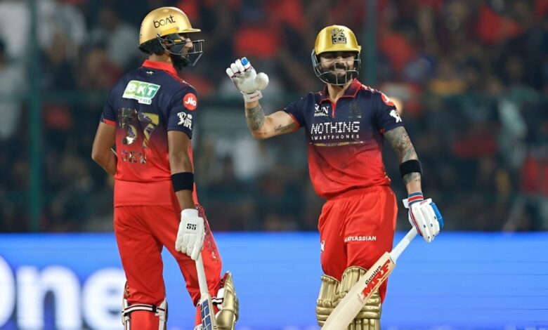 10,000 रन, और 300 छक्के...रिकॉर्ड्स के बादशाह विराट कोहली ने रची नई इबारत, राशिद खान की गेंद पर सिक्स जड़कर बनाया महारिकॉर्ड