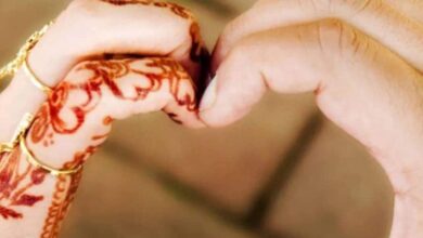 21 साल की लड़की के सिर पर सवार हुआ लव मैरिज का भूत, थाने में बेटी के आगे हाथ जोड़ गिड़गिड़ाते रहे माता-पिता