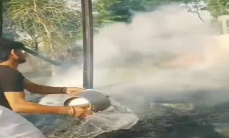 देखते ही देखते सब राख! धू-धू कर जला छप्परपोश, आंखों के सामने तड़पकर मर गई 6 बकरियां, बचाने गई किशोरी झुलसी