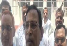 विधायक का फूटा गुस्सा! कलेक्टर टीना डाबी के सामने बोले- 'अधिकारी खुद को टाटा-बिरला न समझें'