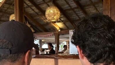 2700 करोड़ का मालिक सुपरस्टार, बेटा गांव-गांव जाकर कमा रहा 4500 रुपये, न स्टार किड वाला रुतबा, न फिल्मों का शौक