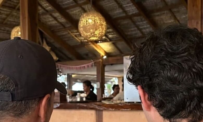 2700 करोड़ का मालिक सुपरस्टार, बेटा गांव-गांव जाकर कमा रहा 4500 रुपये, न स्टार किड वाला रुतबा, न फिल्मों का शौक