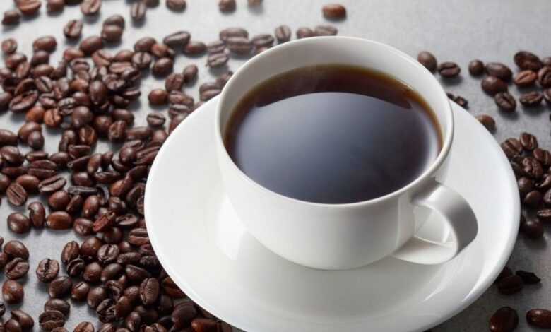 Green Tea Vs Black Coffee: कन्फ्यूज न हों! तेजी से वजन कम करने के लिए ग्रीन टी और ब्लैक कॉफी में से कौन है बेस्ट?