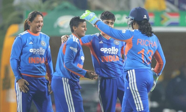 Ind W vs SA W T20: लगातार 3 हार के बाद भारत को आखिरकार मिली जीत, दीप्ति शर्मा के पंजे ने साउथ अफ्रीको को किया पस्त