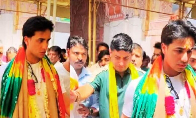 VIDEO: वृंदावन में दर्शन करने पहुंचे अभिषेक शर्मा की चप्पल चोरी, गुस्से से हुए लाल, नंगे पैर भागते आए नजर