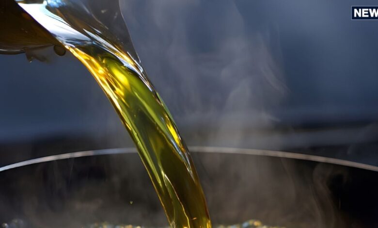 अधिक तेल का सेवन कई बीमारियों की जड़, मोटापा, कोलोस्ट्रॉल बढ़ने से होगी हार्ट डिजीज, डायबिटीज, जानें कितना यूज करें ऑयल
