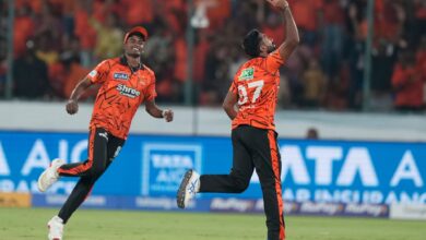 अभिषेक के बल्ले से बरसे रिकॉर्ड, मलिंगा-हर्ष के दो गेंद पर दो विकेट, तस्वीरों में देखें दिल्ली-हैदराबाद मैच के टॉप मोमेंट्स