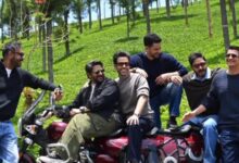 ऊटी में सेट होगी 'गोलमाल 5' की कहानी, शुरू हुई फिल्म की शूटिंग, एक बाइक पर दिखे 6 हीरो, अजय ने शेयर किया पोस्ट