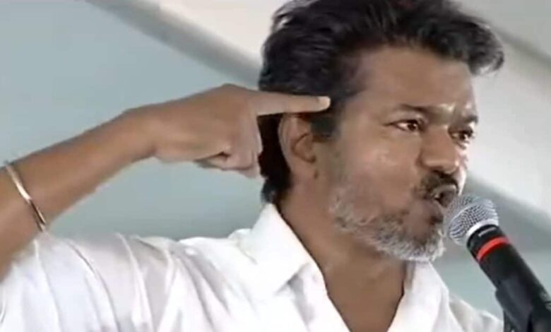 कंफर्म हुई रिलीज डेट, तो नई मुश्किलों में फंसी थलापति विजय की 'जन नायकन', जमकर हो रहा विरोध, हो रही खास मांग