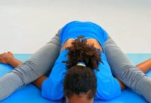 कुर्मासन योग से कमर दर्द, कब्ज और तनाव में कैसे मिलेगी राहत