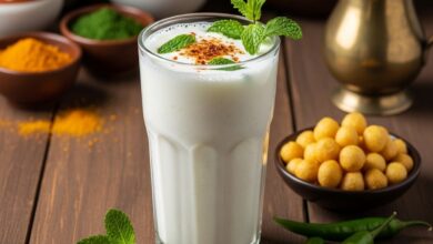 गर्मियों में रोज एक गिलास छाछ पीने से शरीर में क्या होता है? ये कमाल के फायदे जानकर आप शुरू कर देंगे पीना!