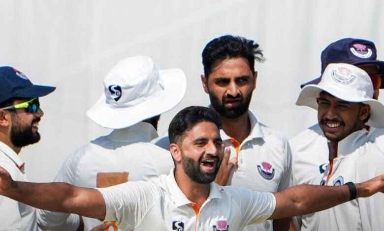 घरेलू क्रिकेट में तबाही मचाने वाले औकिब नबी, IPL में बेंच पर बैठे खिलाड़ी अफगानिस्तान के खिलाफ कर सकते हैं टेस्ट डेब्यू