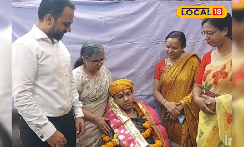 दोनों हाथ नहीं, फिर भी हौसला मजबूत!! उदयपुर के लक्षित ने 10वीं में 100 में 100 अंक हासिल कर रचा इतिहास