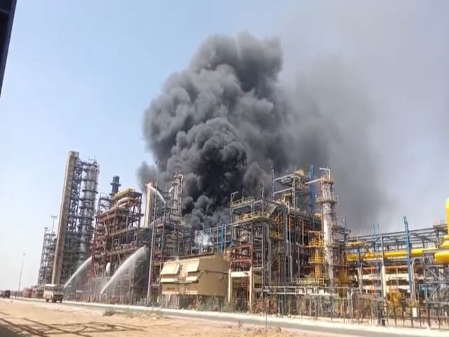 पचपदरा रिफाइनरी में अचानक भड़की आग! मची अफरातफरी, सीएस पहुंचे