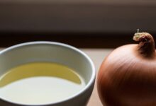 प्याज का रस बाल झड़ना रोकता है या सिर्फ घरेलू मिथक, जानें सच