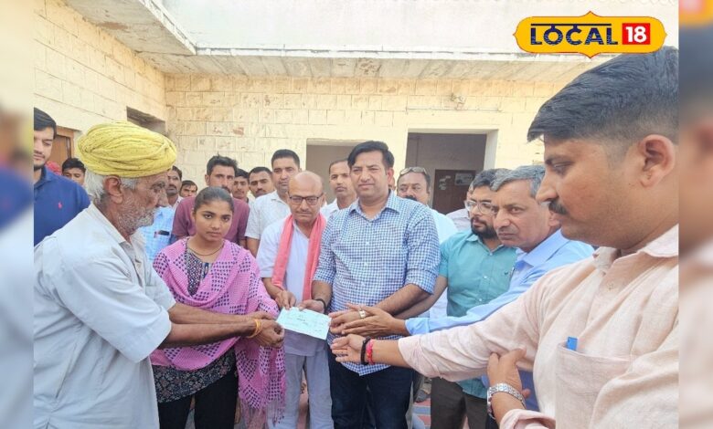 बाड़मेर की बेटी लीला कंवर का कमाल; पैरों से लिखती हैं अपनी तकदीर, भामाशाहों ने दिया 11 लाख का इनाम – News18 हिंदी