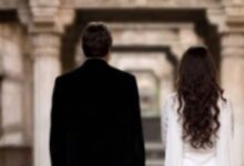 बॉलीवुड की वो बोल्ड फिल्में, जिनमें हीरो ने आधी उम्र की हसीना संग लड़ाया इश्क, परिवार संग देखने की न करें गलती