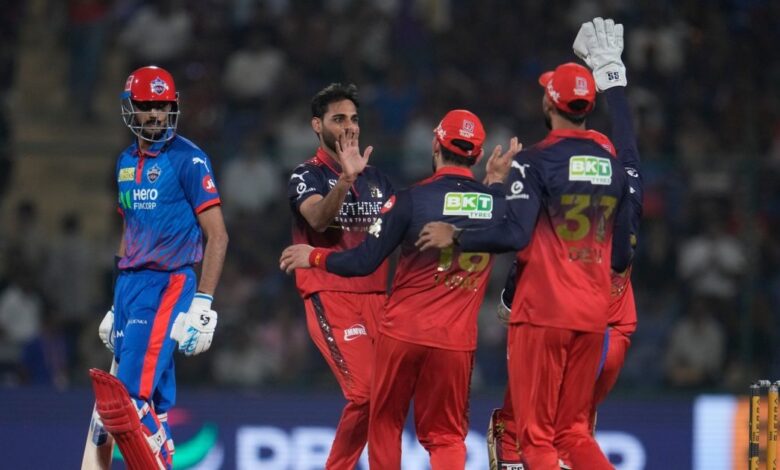 भुवनेश्वर-हेजलवुड के आगे चारों खाने चित दिल्ली, आरसीबी ने 39 गेंदों में जीत लिया मैच