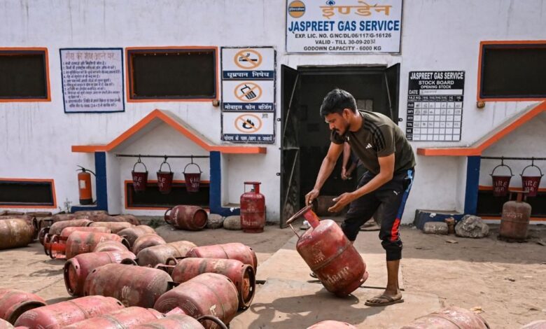 युद्ध में भी नहीं रुकेगा गैस का धंधा! जानिए कैसे खोलें अपनी एलपीजी गैस एजेंसी और हर महीने करें मोटी कमाई