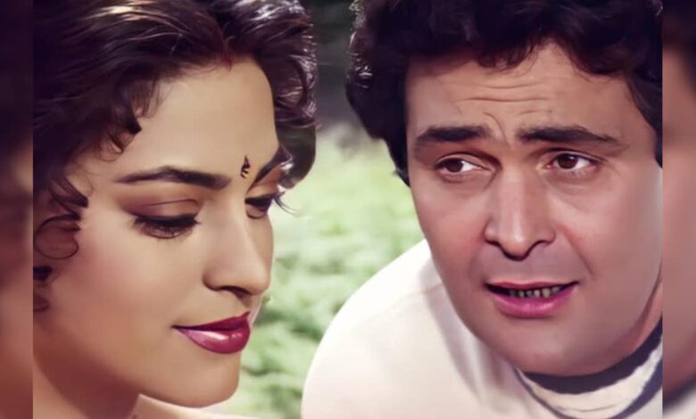 रुठी हुई जूही चावला को बांसुरी बजाकर मनाते हैं ऋषि कपूर,अलका याग्निक संग कुमार सानू ने गाया 4.23 मिनट का हिट गाना