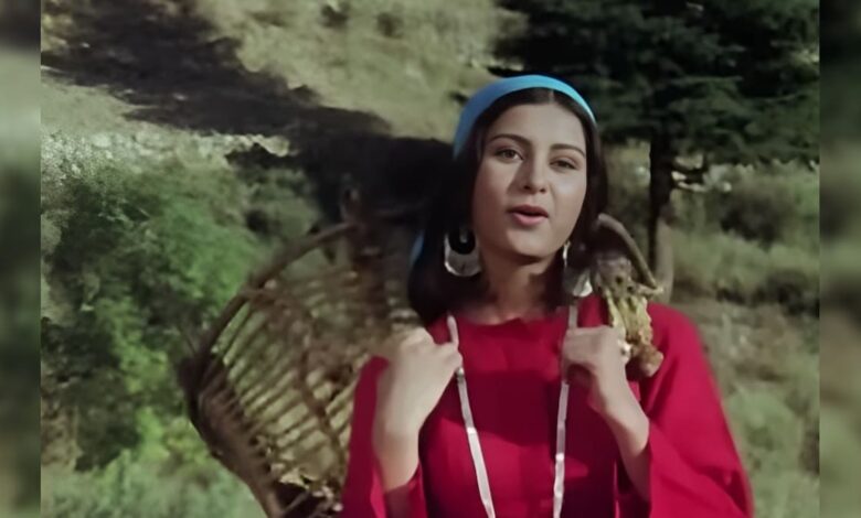 लता मंगेशकर-नितिन मुकेश का गाना, पूनम ढिल्लों ने सादगी से जीता दिल, सुपरहिट निकली कालजयी फिल्म