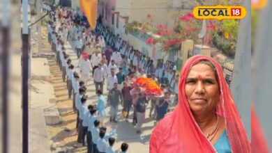 वो सिर्फ खाना नहीं, ममता परोसती थीं... भीलवाड़ा में एक साधारण कुक की विदाई में क्यों रो पड़ा पूरा गांव? देखें ये भावुक करने वाला वीडियो