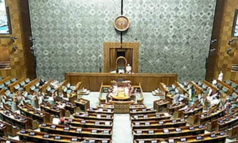 संसदीय दंगल: क्या इंडिया गठबंधन की 35 महिला सांसद बनेंगी गेमचेंजर? कुछ देर में महिला आरक्षण बिल पर वोटिंग