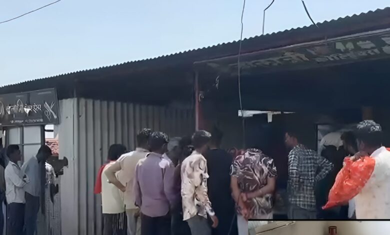 झालावाड़ में लड़की भगाने के विवाद में बवाल, दो पक्ष आपस में भिड़े, घर में आगजनी, 5 घायल