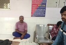 ओवरलोड ऑटो पलटने से मची चीख-पुकार, 3 छात्र गंभीर रूप से घायल, ड्राइवर के पास भी बैठे थे लोग