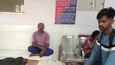 ओवरलोड ऑटो पलटने से मची चीख-पुकार, 3 छात्र गंभीर रूप से घायल, ड्राइवर के पास भी बैठे थे लोग